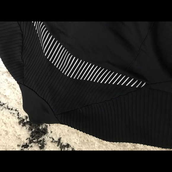 Reflective jacket - Picture 9 of 9